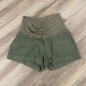 Old Navy maternity shorts